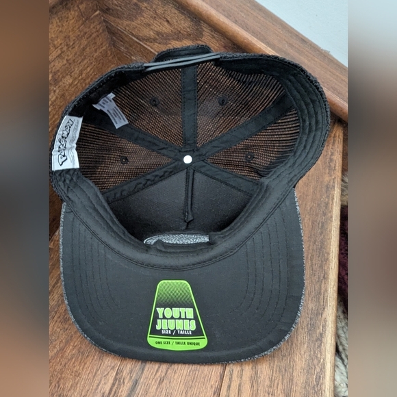 Pokemon Pokeball Emblem Trucker Snapback Youth OS Hat Women's M. NWT - Picture 10 of 14